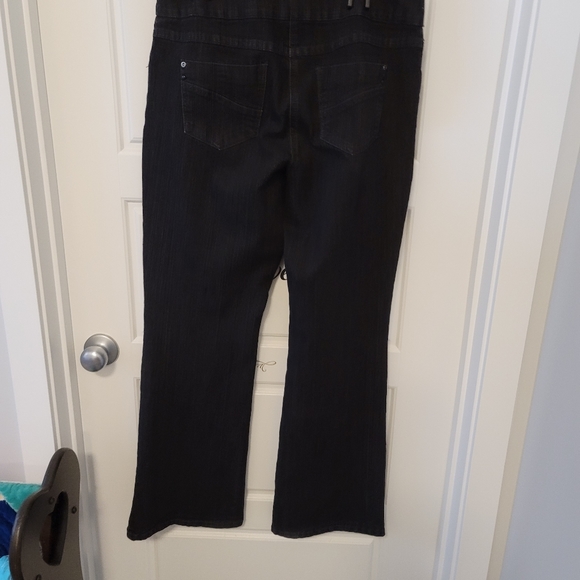 Jeans - Picture 2 of 3